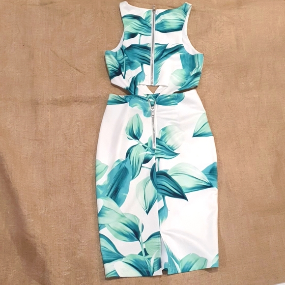 🌠 TIGERMIST 🌠 Size 10 Tropical Green and White cutout Summer dress - Picture 4 of 5